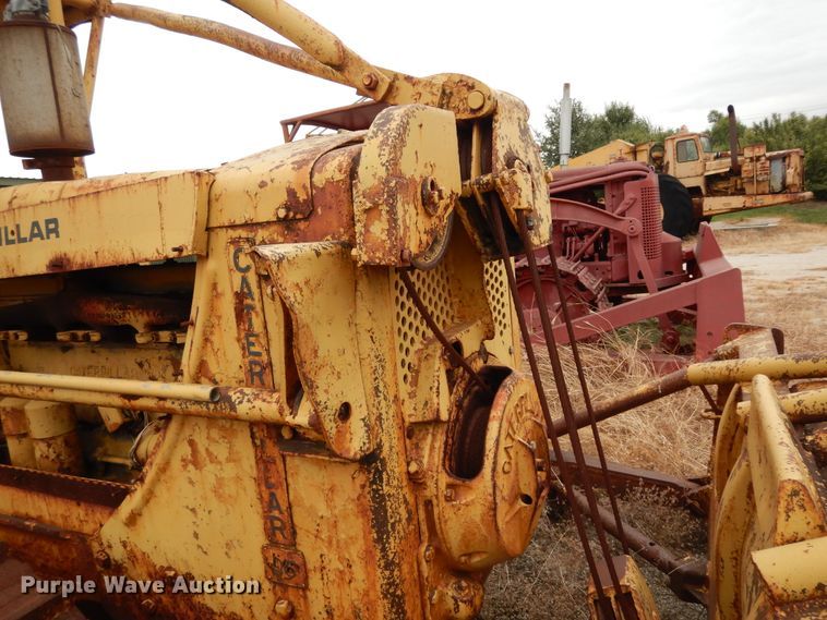 image for item DJ6611 1948 Caterpillar D6  dozer
