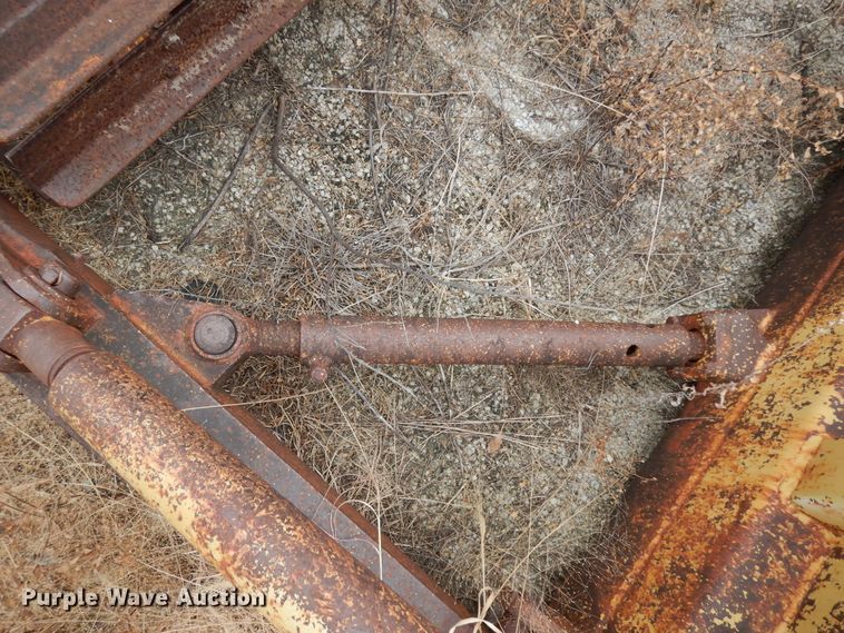 image for item DJ6611 1948 Caterpillar D6  dozer