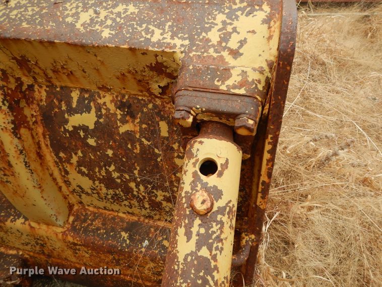 image for item DJ6611 1948 Caterpillar D6  dozer