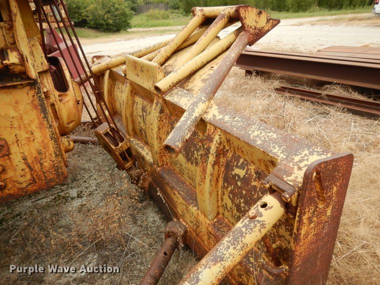 image for item DJ6611 1948 Caterpillar D6  dozer