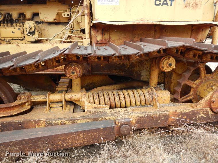 image for item DJ6611 1948 Caterpillar D6  dozer