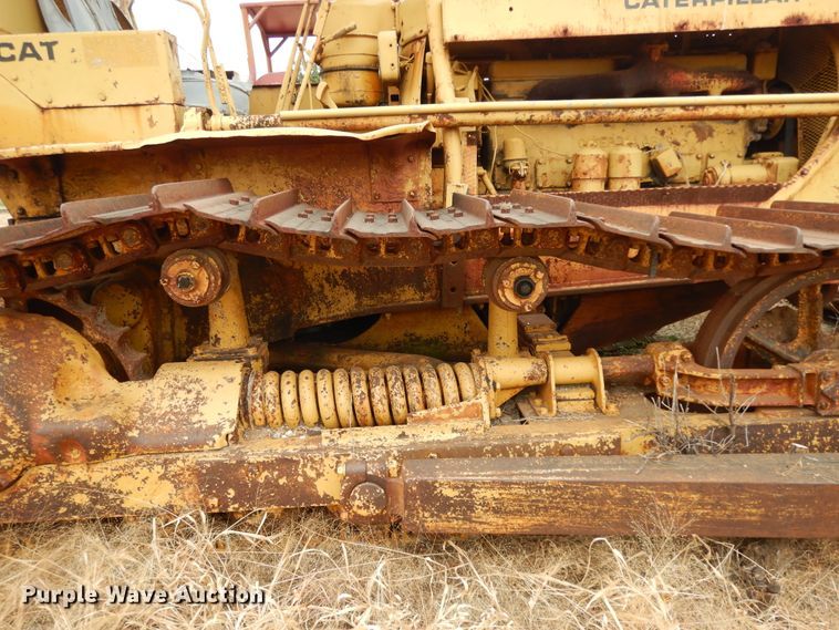 image for item DJ6611 1948 Caterpillar D6  dozer