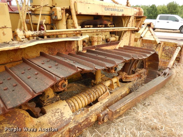 image for item DJ6611 1948 Caterpillar D6  dozer