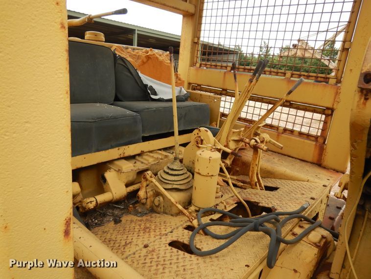 image for item DJ6612 1950 Caterpillar D8  dozer