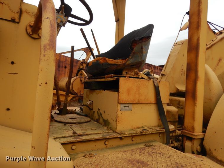 image for item DJ6620 Caterpillar DW20/456  conventional scraper