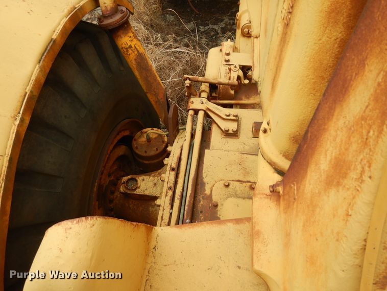 image for item DJ6620 Caterpillar DW20/456  conventional scraper