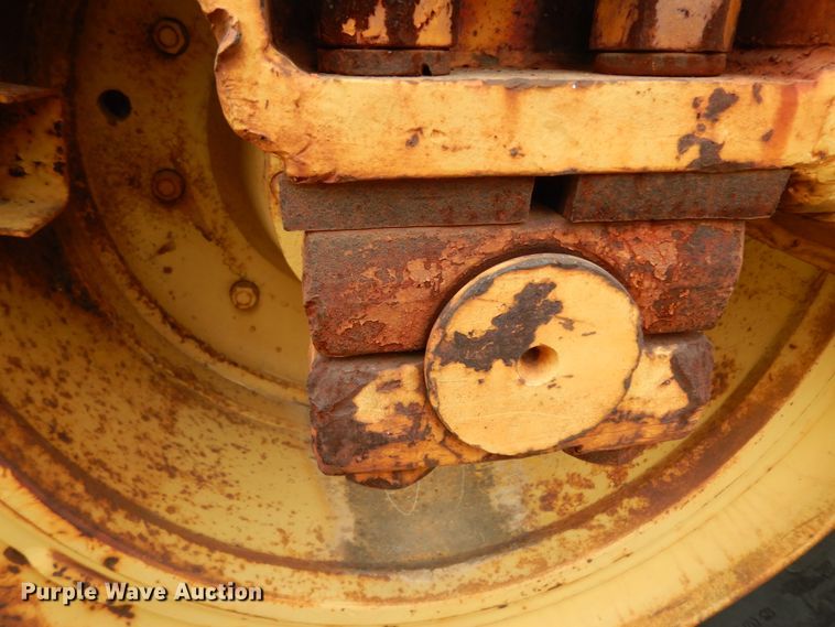 image for item DJ6620 Caterpillar DW20/456  conventional scraper