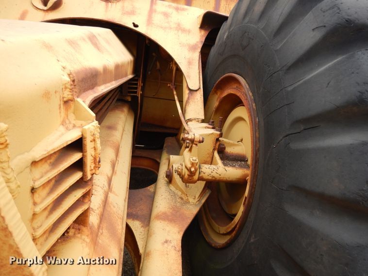 image for item DJ6620 Caterpillar DW20/456  conventional scraper