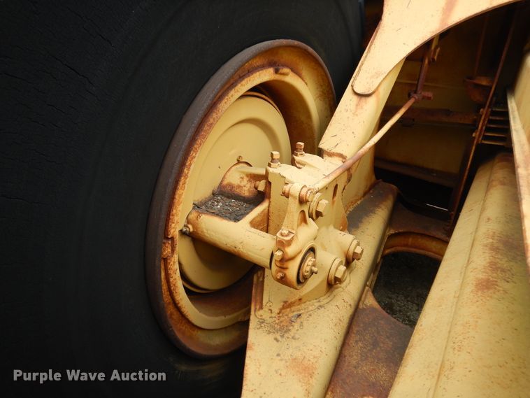 image for item DJ6620 Caterpillar DW20/456  conventional scraper