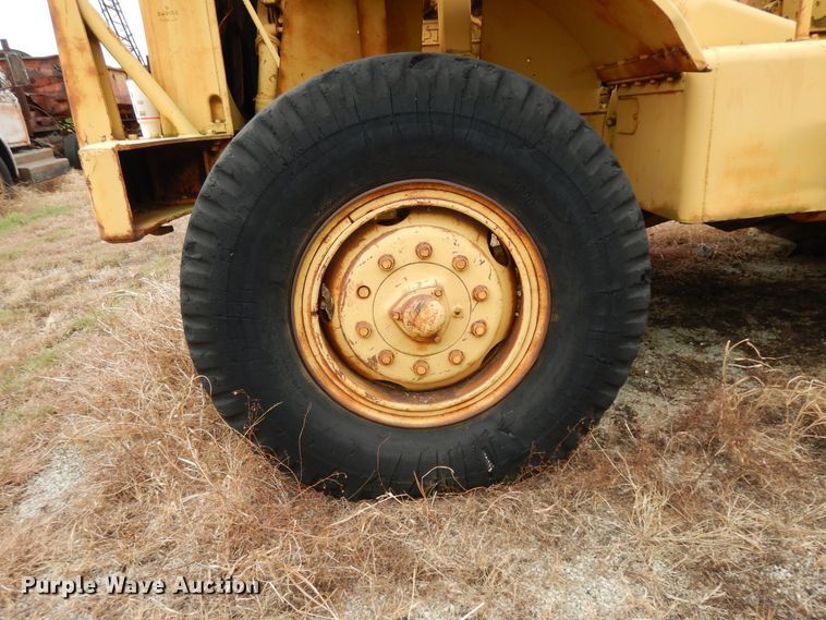 image for item DJ6620 Caterpillar DW20/456  conventional scraper