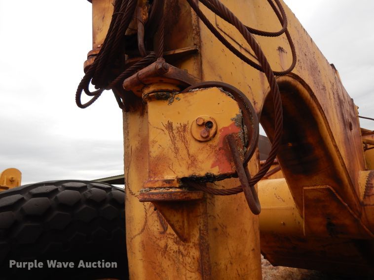 image for item DJ6628 Caterpillar 90  scraper