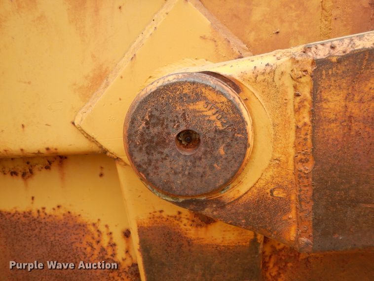 image for item DJ6628 Caterpillar 90  scraper