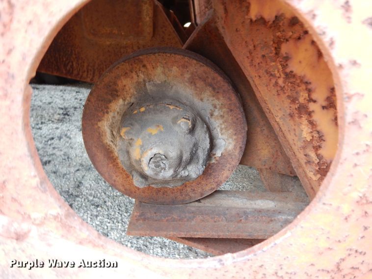 image for item DJ6628 Caterpillar 90  scraper