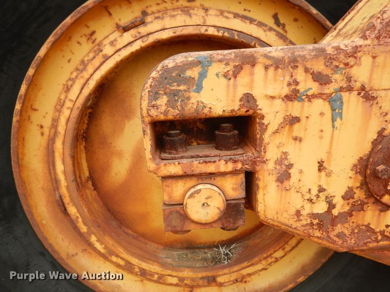 image for item DJ6628 Caterpillar 90  scraper