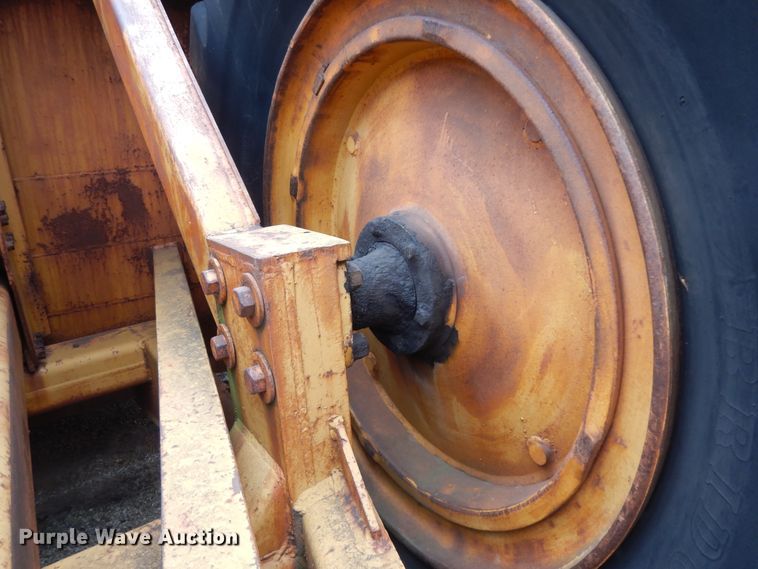 image for item DJ6628 Caterpillar 90  scraper