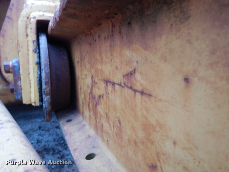 image for item DJ6628 Caterpillar 90  scraper