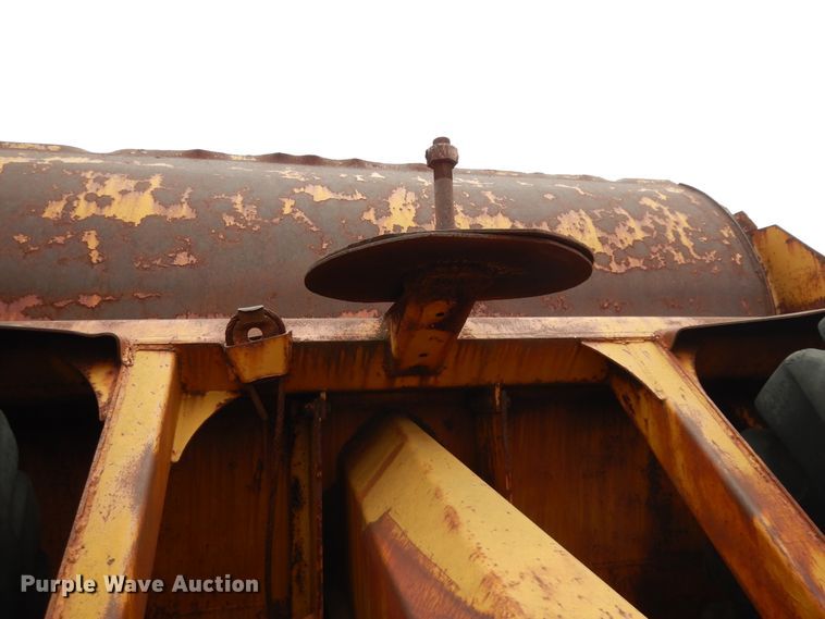 image for item DJ6628 Caterpillar 90  scraper