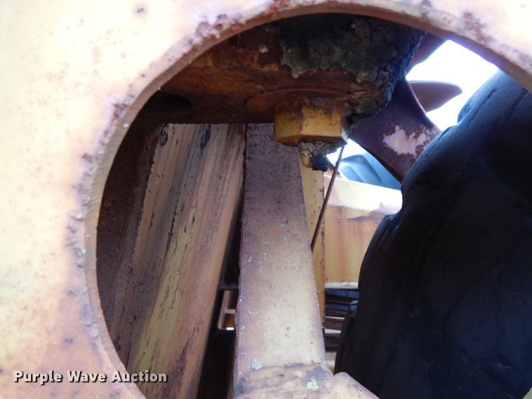 image for item DJ6628 Caterpillar 90  scraper