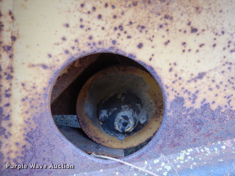 image for item DJ6628 Caterpillar 90  scraper