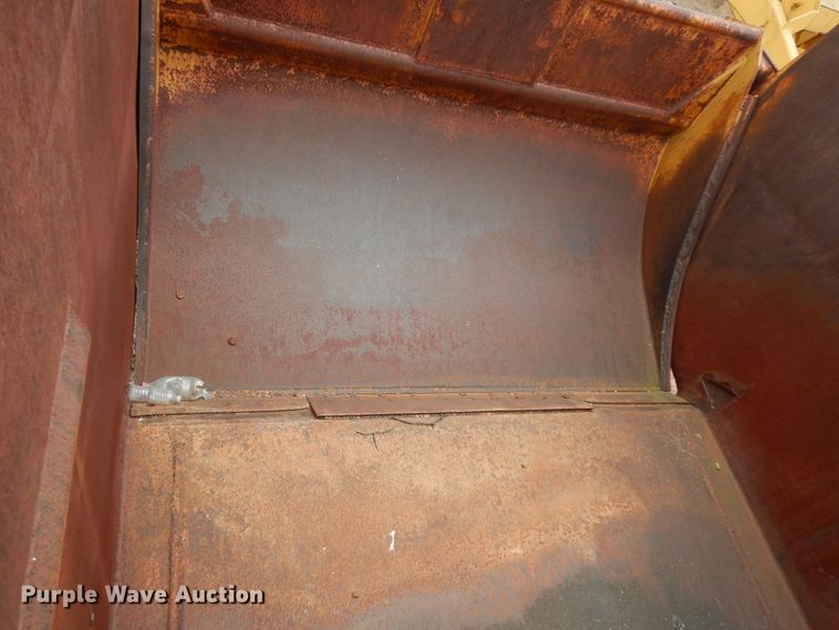 image for item DJ6628 Caterpillar 90  scraper