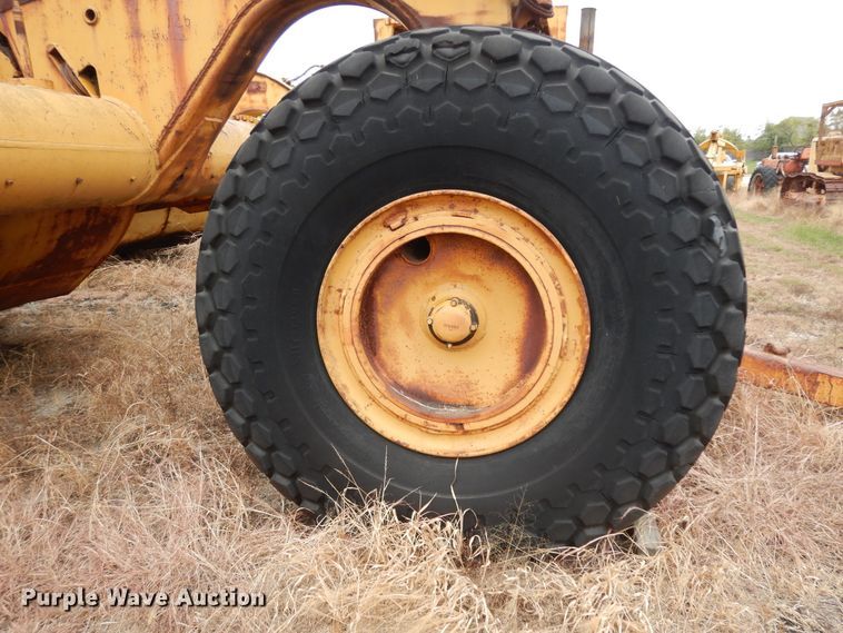 image for item DJ6628 Caterpillar 90  scraper