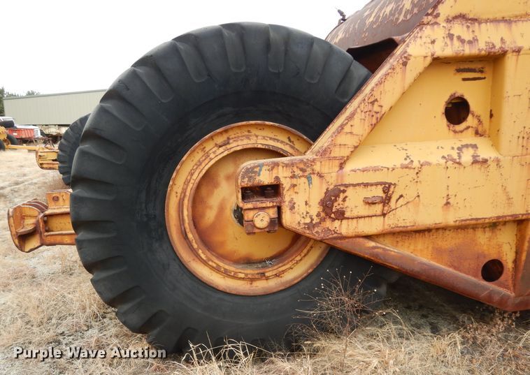 image for item DJ6628 Caterpillar 90  scraper