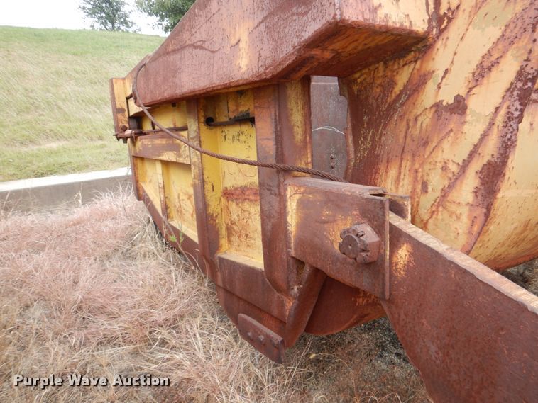 image for item DJ6636 1956 Letourneau L8  scraper