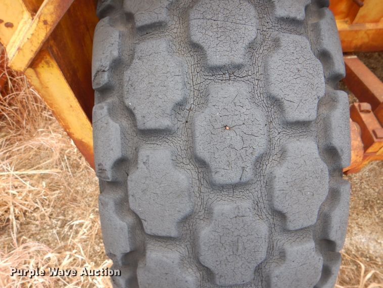 image for item DJ6636 1956 Letourneau L8  scraper