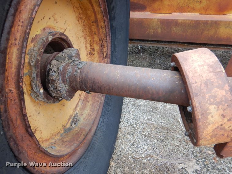 image for item DJ6636 1956 Letourneau L8  scraper