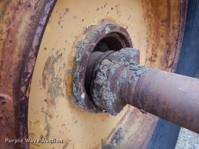 image for item DJ6636 1956 Letourneau L8  scraper