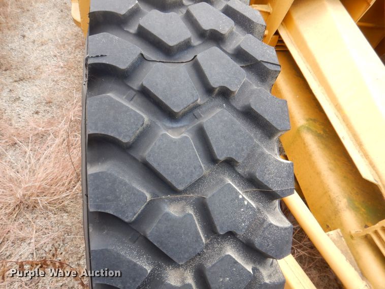 image for item DJ6638 Caterpillar 60  scraper