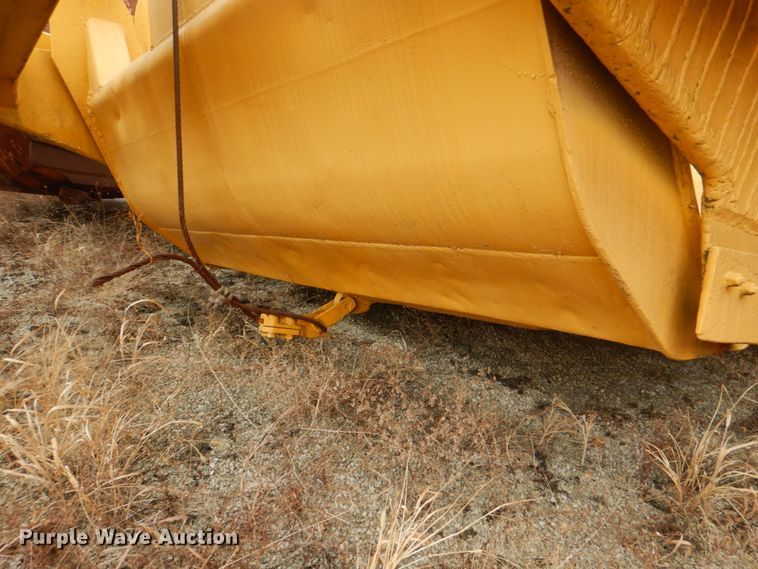 image for item DJ6638 Caterpillar 60  scraper