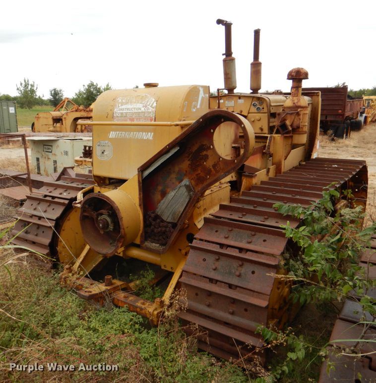 image for item DJ6641 1951 International Harvester TD18A  crawler tractor
