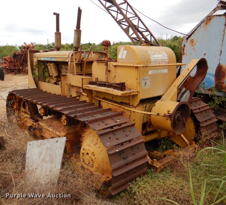 image for item DJ6641 1951 International Harvester TD18A  crawler tractor
