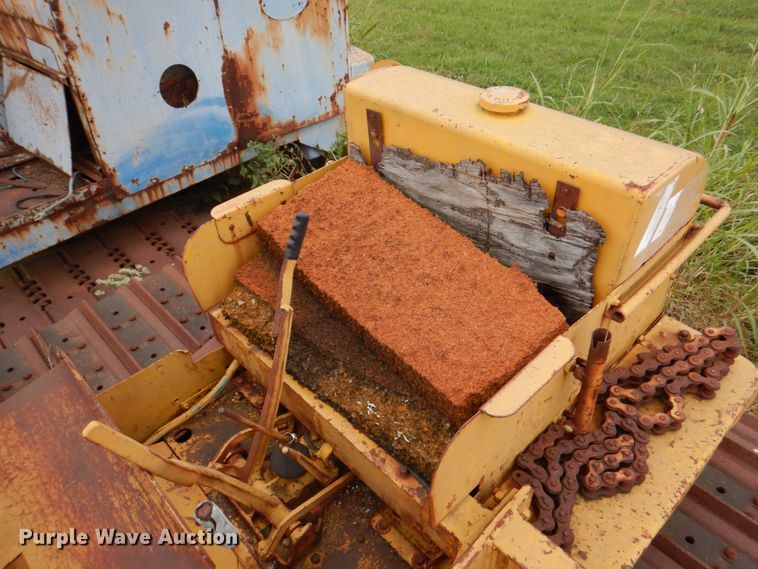 image for item DJ6641 1951 International Harvester TD18A  crawler tractor