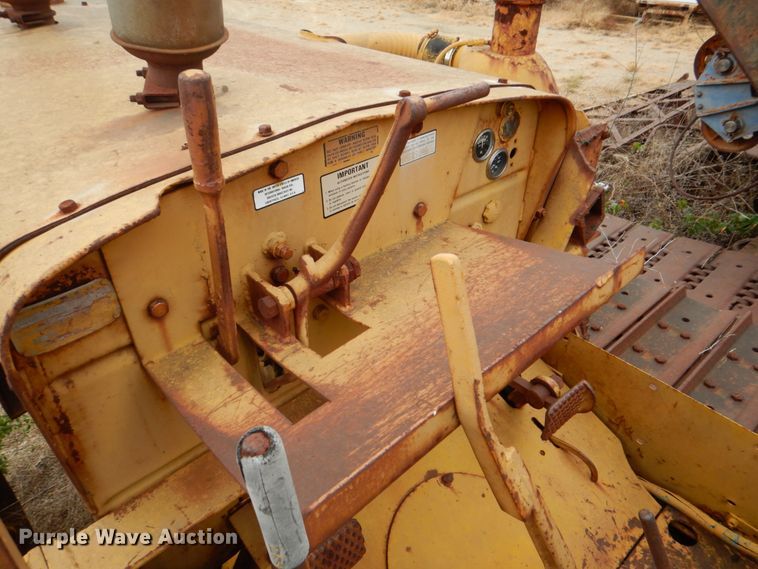 image for item DJ6641 1951 International Harvester TD18A  crawler tractor