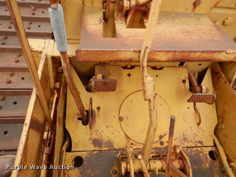 image for item DJ6641 1951 International Harvester TD18A  crawler tractor