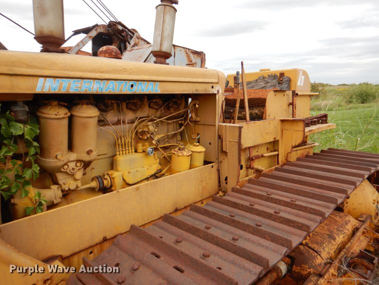 image for item DJ6641 1951 International Harvester TD18A  crawler tractor