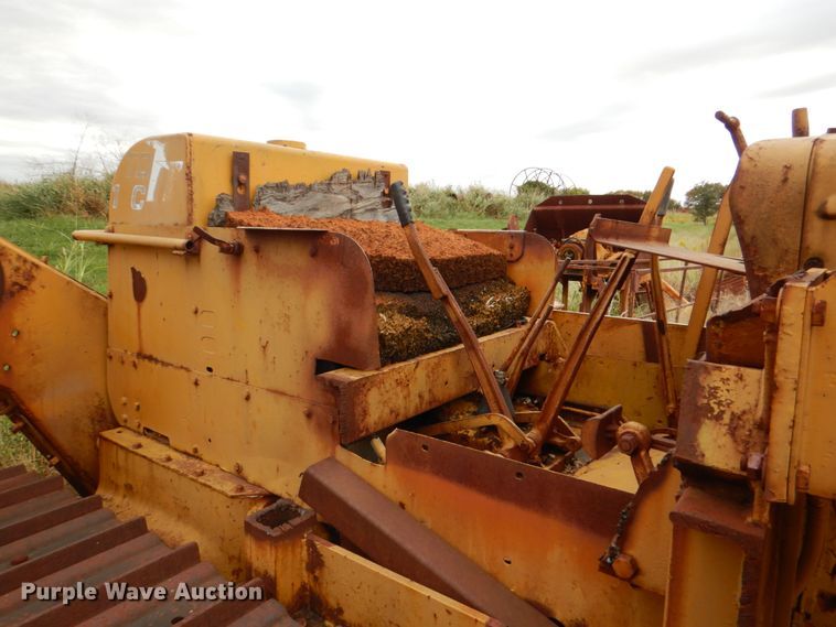 image for item DJ6641 1951 International Harvester TD18A  crawler tractor