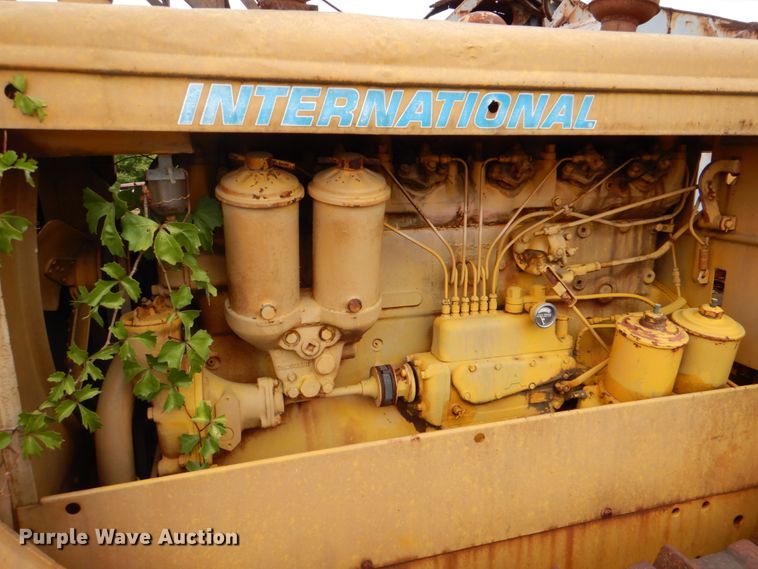 image for item DJ6641 1951 International Harvester TD18A  crawler tractor