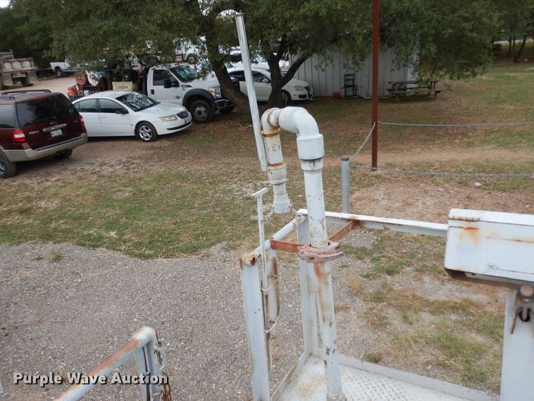 image for item DJ6648 2003 Bowie  hydro seeder mulcher