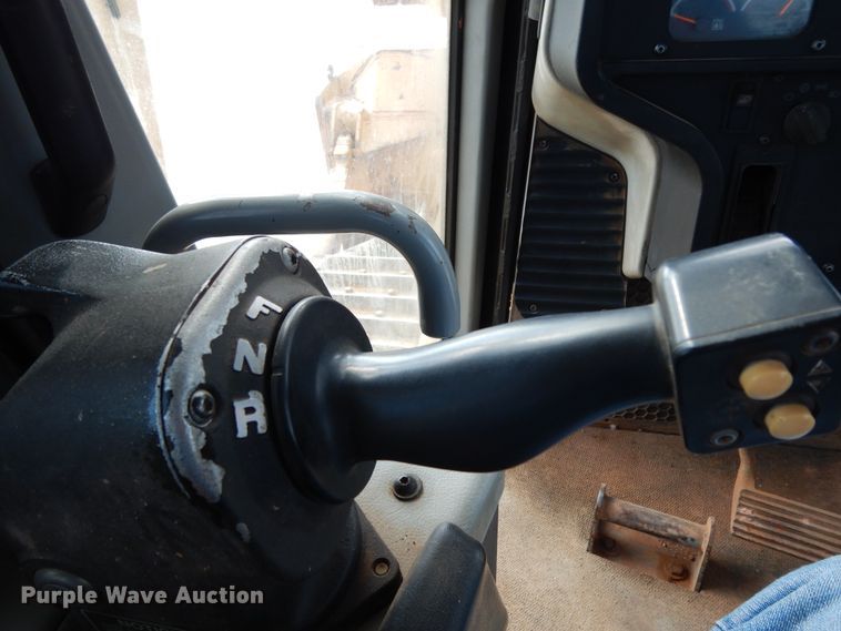 image for item DJ6657 2006 Caterpillar D6R XL  dozer