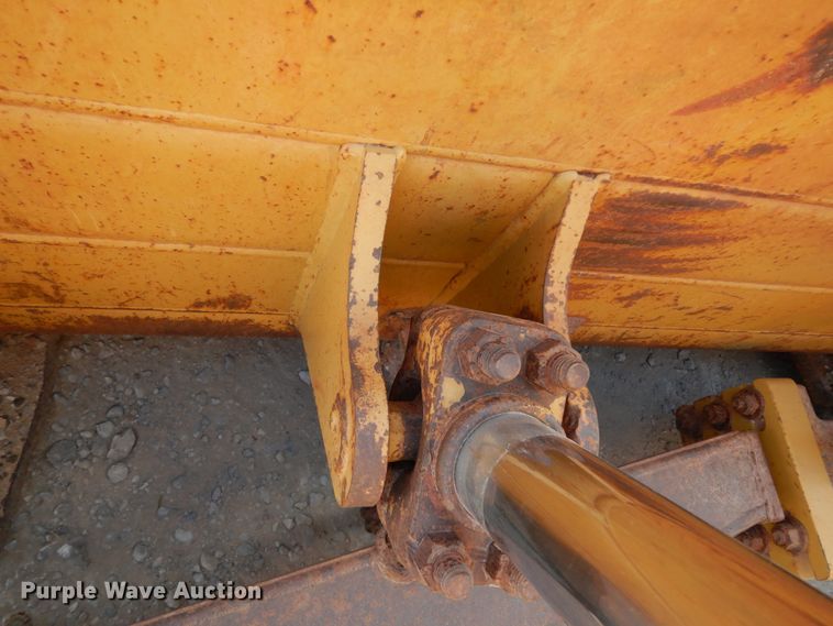 image for item DJ6657 2006 Caterpillar D6R XL  dozer