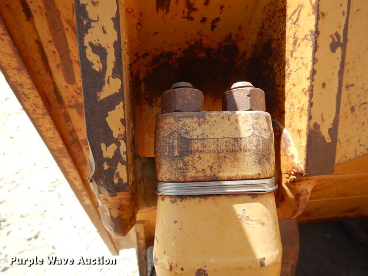 image for item DJ6657 2006 Caterpillar D6R XL  dozer