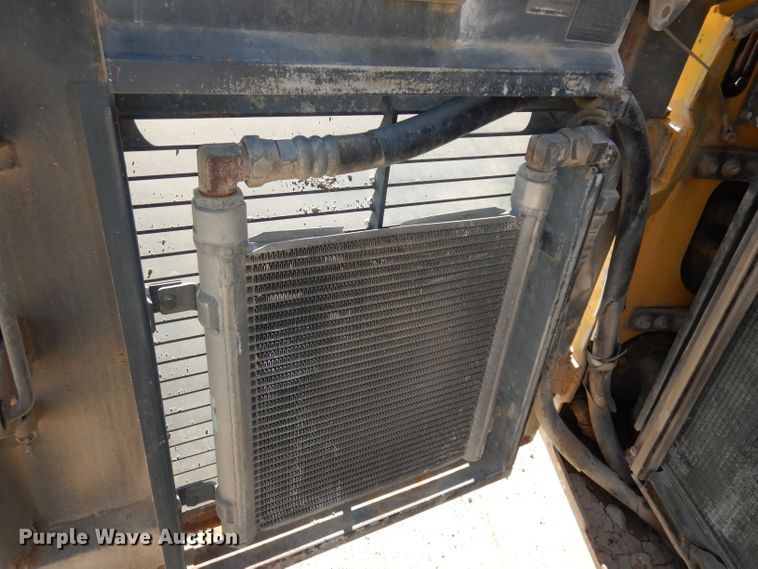 image for item DJ6914 2004 Gehl CTL70  tracked skid steer loader