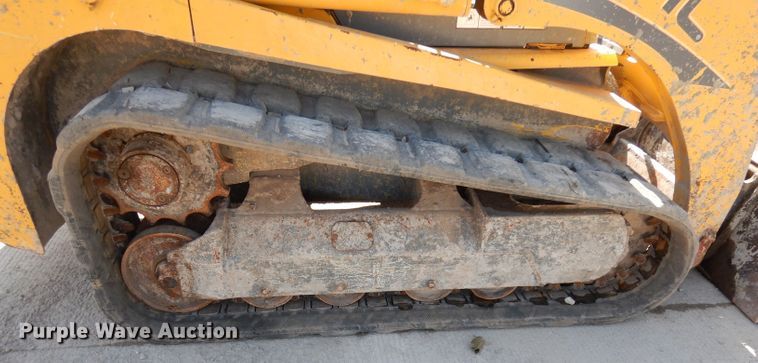 image for item DJ6914 2004 Gehl CTL70  tracked skid steer loader