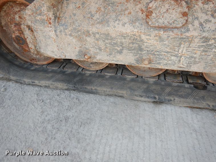 image for item DJ6914 2004 Gehl CTL70  tracked skid steer loader