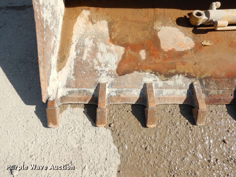 image for item DJ6914 2004 Gehl CTL70  tracked skid steer loader