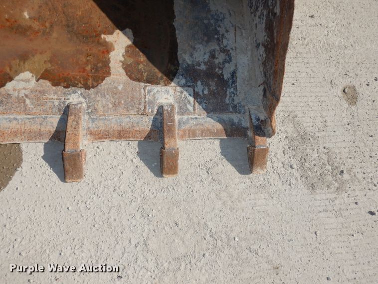 image for item DJ6914 2004 Gehl CTL70  tracked skid steer loader