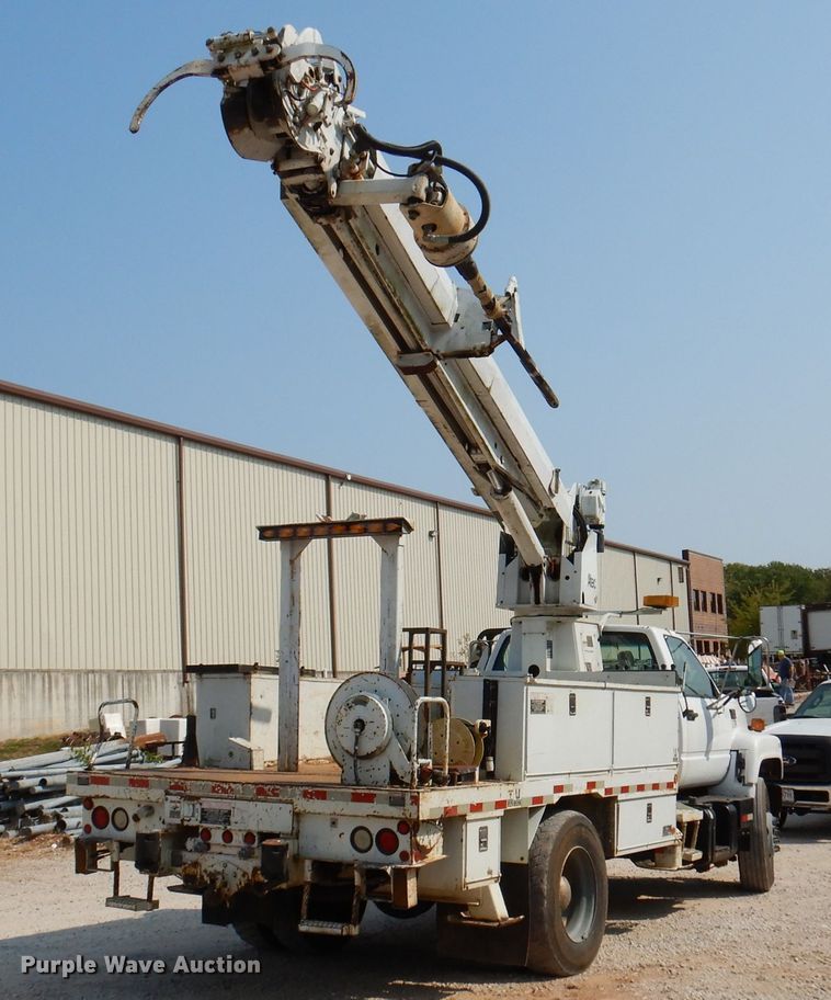 image for item DY9532 2002 Chevrolet C7500  digger derrick truck